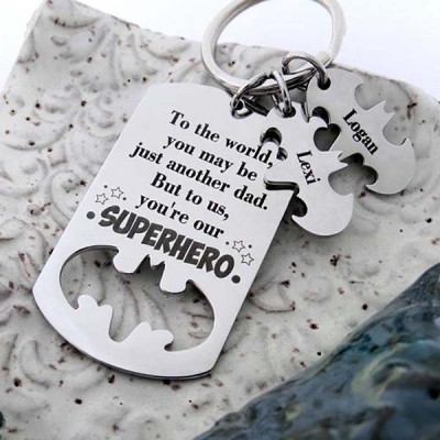 Engraving Father's Day Gift Personalized Superhero Dad Keychain with 1-10 Names Dad Husband Grandpa