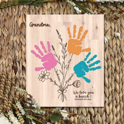 Custom Grandma Flower Bunch DIY Handprint Plaque Sign With Grandkids Names Unique Mother's Day Gift Ideas