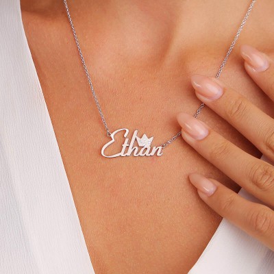 Personalized Queen Name Necklace